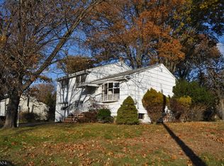 14 Messerve Pl, North Haledon, NJ
