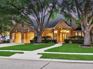 3907 Broad Thicket Ct, Sugar Land, TX 77498