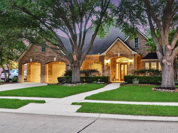 3907 Broad Thicket Ct, Sugar Land, TX 77498