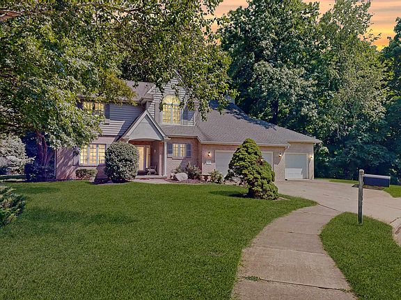 3rd image of 105 Fleur De Lis Ct