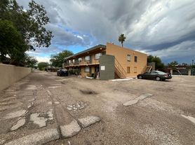 Tanque Verde Arms
