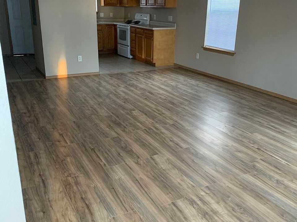 1st image of 759 W 15th St