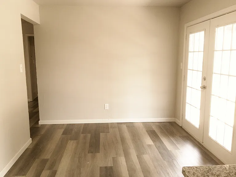 1505 S Howard Ave — Photo 6