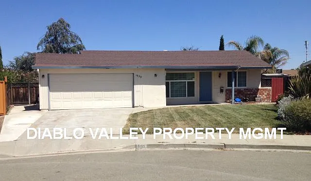 1559 Marigold Ct photo 1