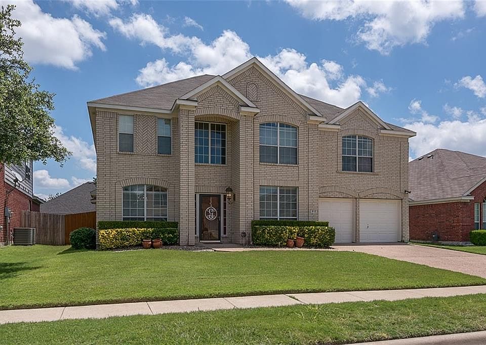 1st image of 812 Magnolia Trl