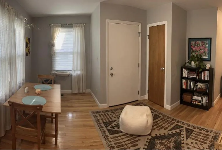 208 W Springfield Ave #A — Photo 2