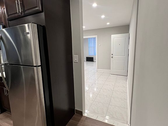 4th image of 25-28 33rd St #1F