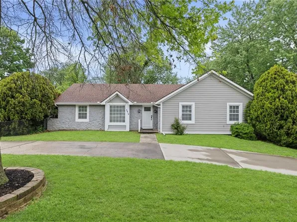 2418 N 88th Dr, Kansas City, KS 66109