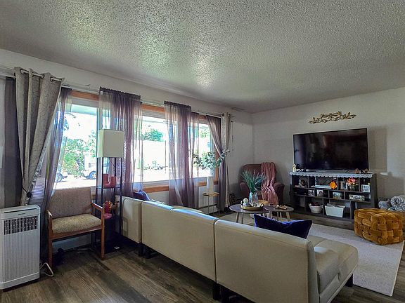 5th image of 315 9th Ave SW