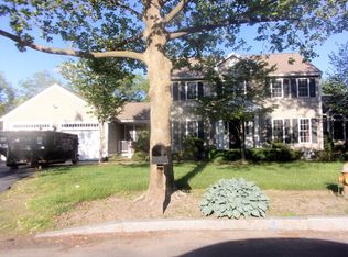50 Bay Path Ln, Rockland, MA 02370