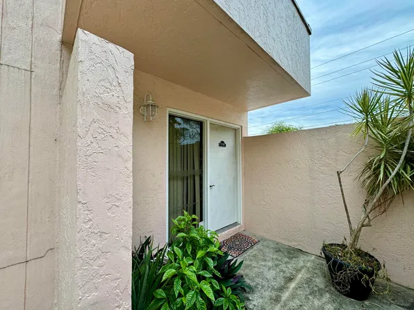33 Deer Creek Rd APT D106, Deerfield Beach, FL 33442