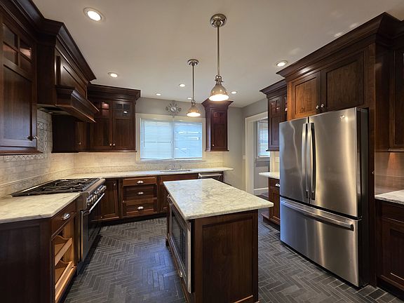 3rd image of 526 Ellsworth Ave #Sf