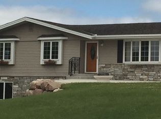 40104 Lake Volney Ln, Le Center, MN 56057