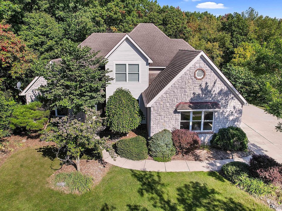 1st image of 785 W Castlebury Cir