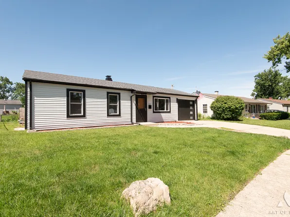 916 Mulberry Ln, Streamwood, IL 60107