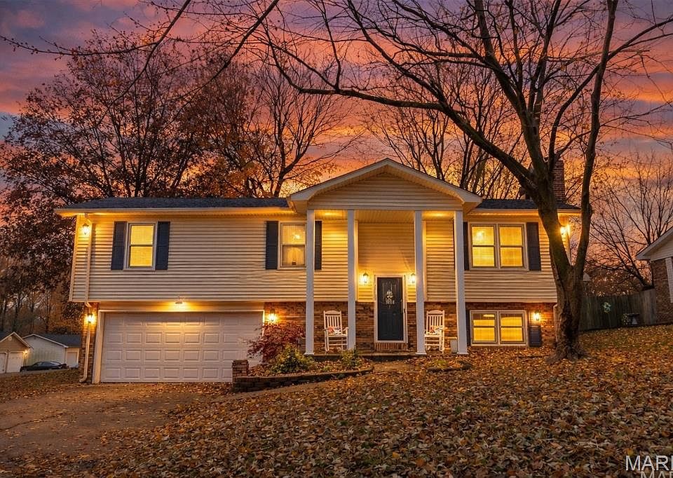 1st image of 908 Cottonwood Ln