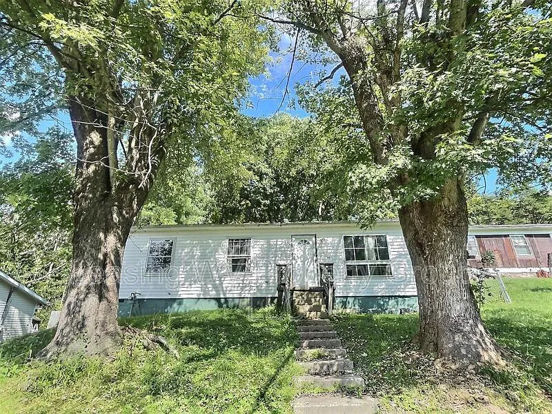 629 Thompson Rd