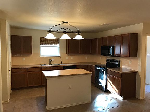 2nd image of 5424 Maverick Dr