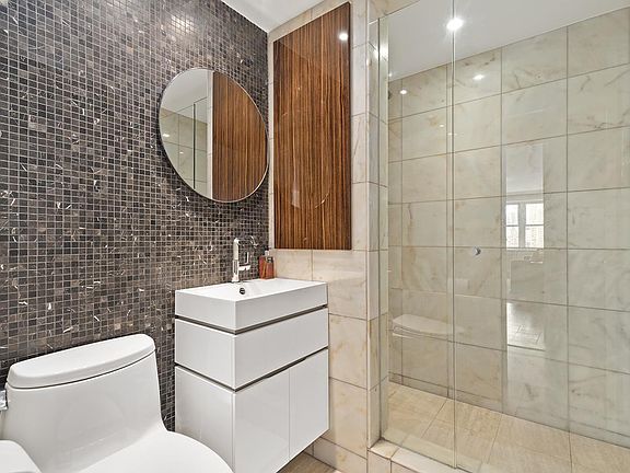 5th image of 35 Sutton Pl APT 14E