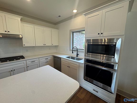5th image of 1105 Maplehurst St