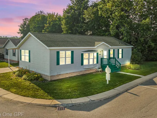 6225 Square Lake Dr, Smiths Creek, MI 48074