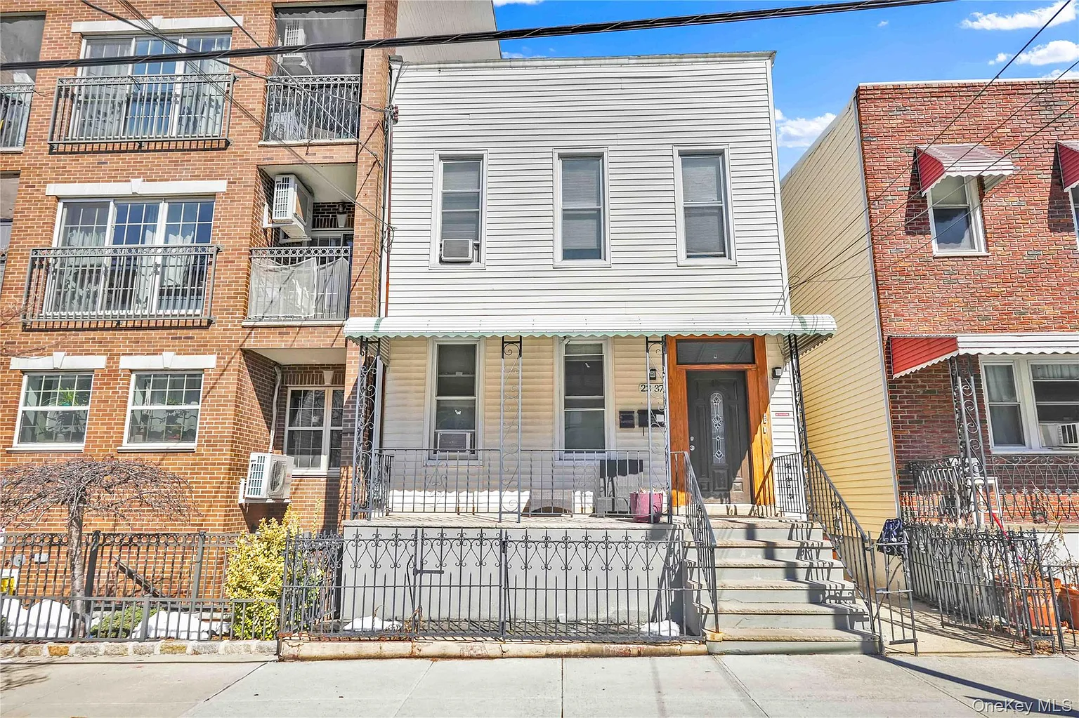 2337 31st Avenue photo 1