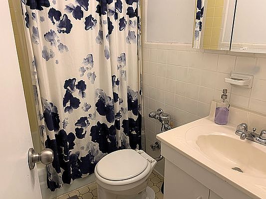 5th image of 23 W 82nd St APT 1C