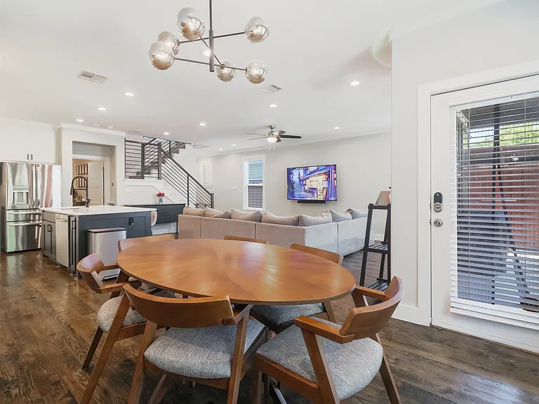 1975 Angelina Dr — Photo 13