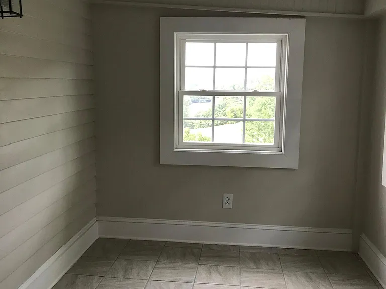 1008 Blackburn St — Photo 11