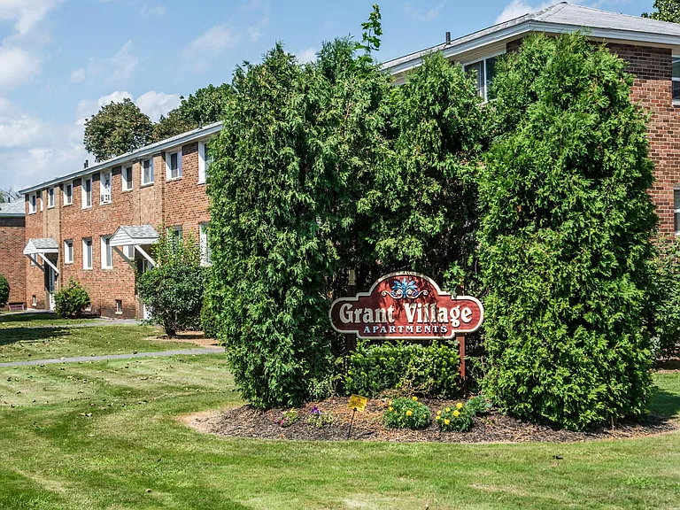 Grant Village Apartments — Photo 11
