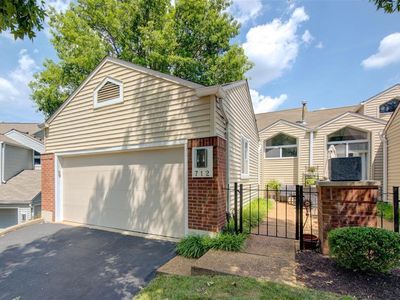 712 Ridgeview Circle Ln, Ballwin, MO, 63021