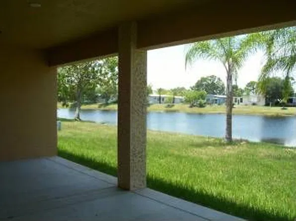 12 Las Casitas Ct, Fort Pierce, FL 34951