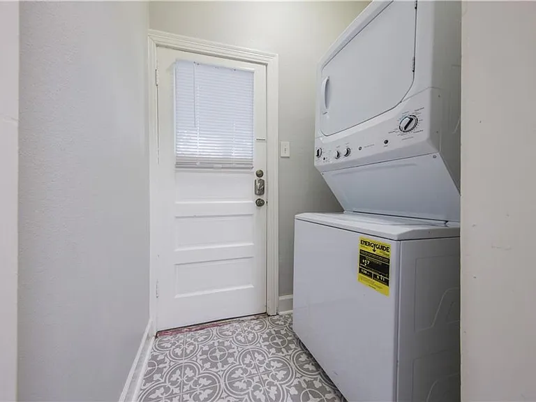 405 E 32nd St #B — Photo 20