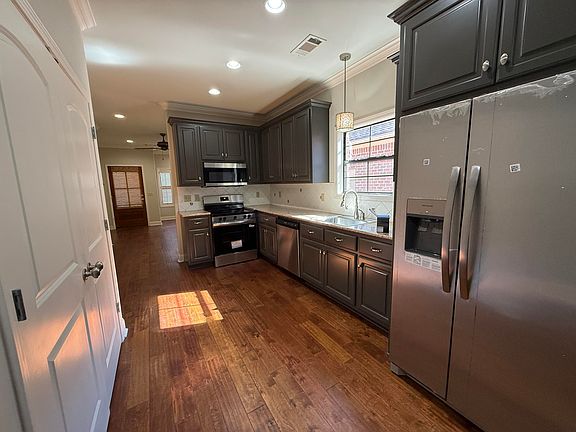 4th image of 2015 Springfield Dr