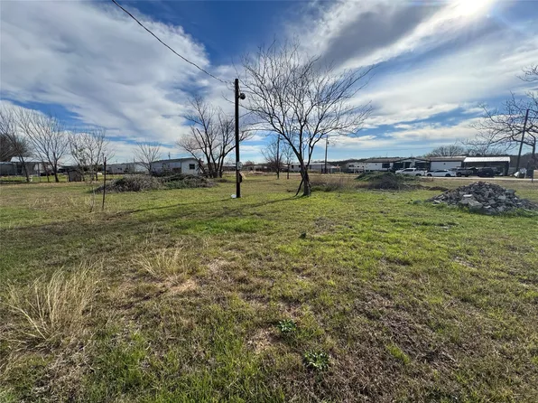 2409 Hickory Ln, Burleson, TX 76028