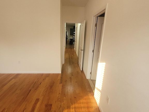 4th image of 452 Fulton St #1