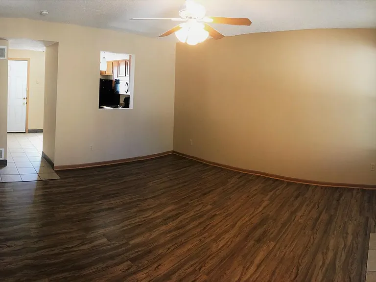 Lorimar Townhomes — Photo 21