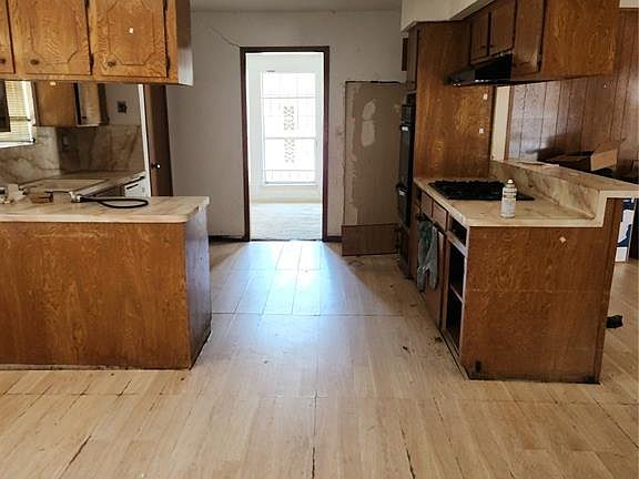 3rd image of 2101 Briley St