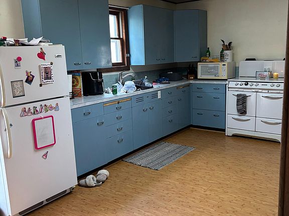 2nd image of 439 Main St