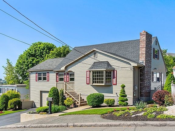 3rd image of 9 Woodbury Ave