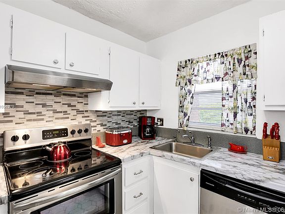 2nd image of 3050 Sunrise Lakes Dr #Penthouse 407