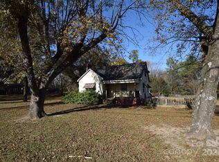 810 Neal Hawkins Rd, Gastonia, NC 28056