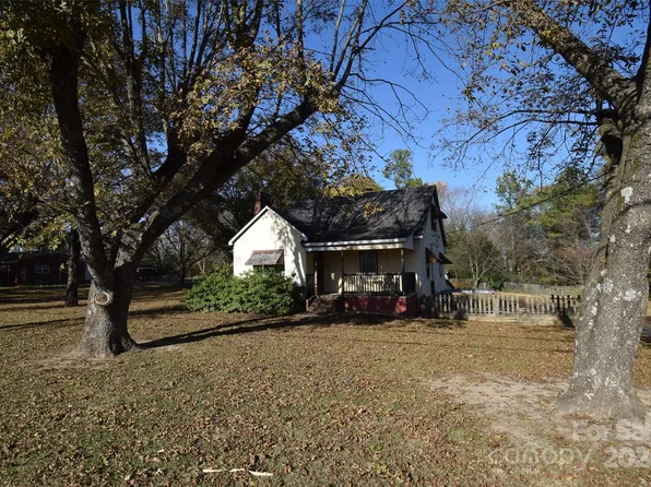 810 Neal Hawkins Rd, Gastonia, NC 28056