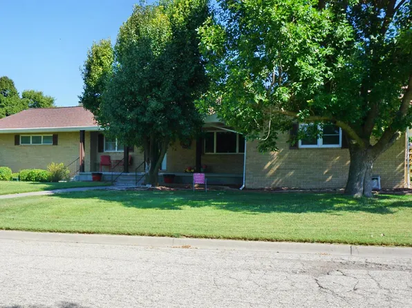 502 E Lewerenz St, Herington, KS 67449