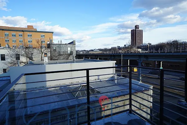 Rented by Rennit Inc. | media 38