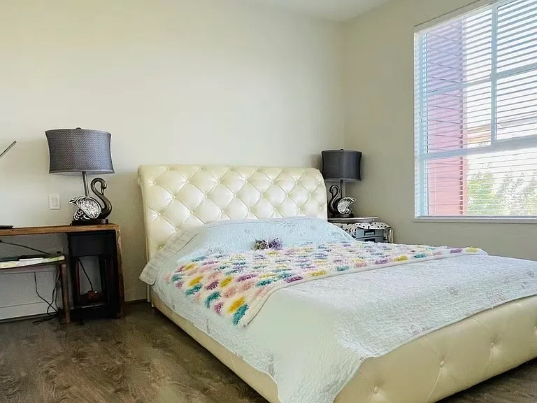 5983 Gray Ave — Photo 4