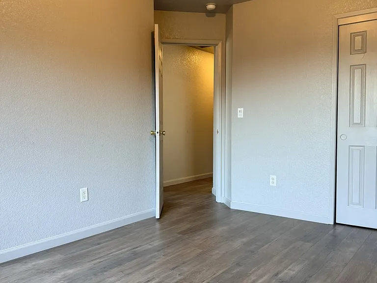 520 Saint Teresa Ct — Photo 18