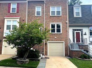 7203 Squirrel Run Ct, Springfield, VA 22152