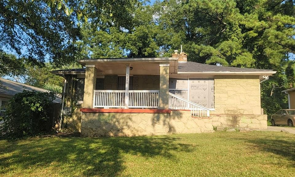 1st image of 1020 Oakland Dr SW