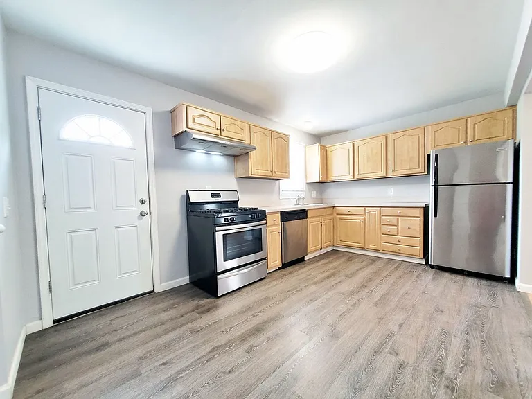 23214 Gay St — Photo 7